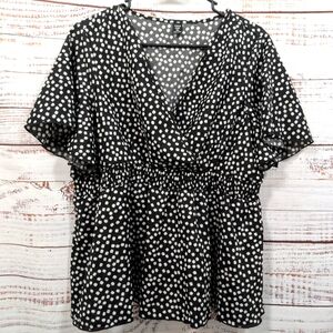 Shein Black With White Flowers Faux Wrap Short Ruffle Sleeve Blouse Size 2XL